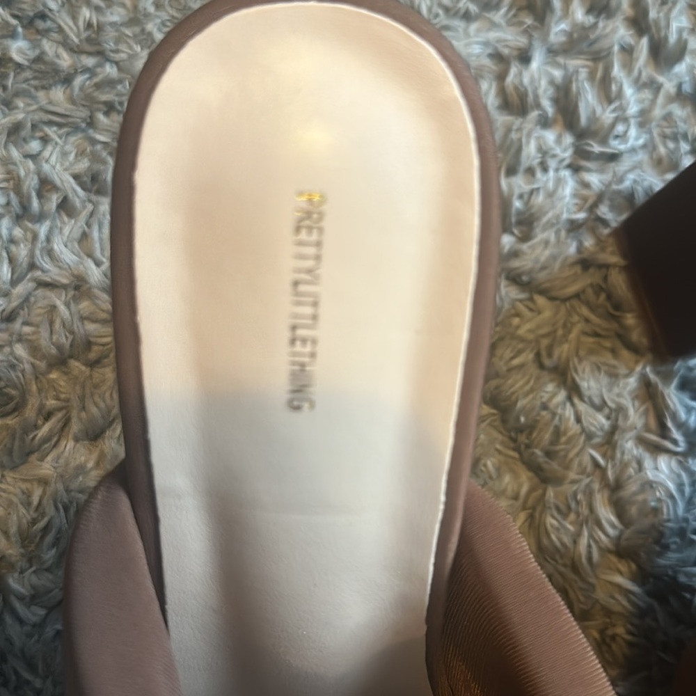 Heels - Picture 2 of 5